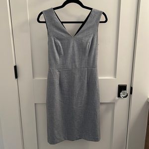 Banana Republic sleeveless v neck dress